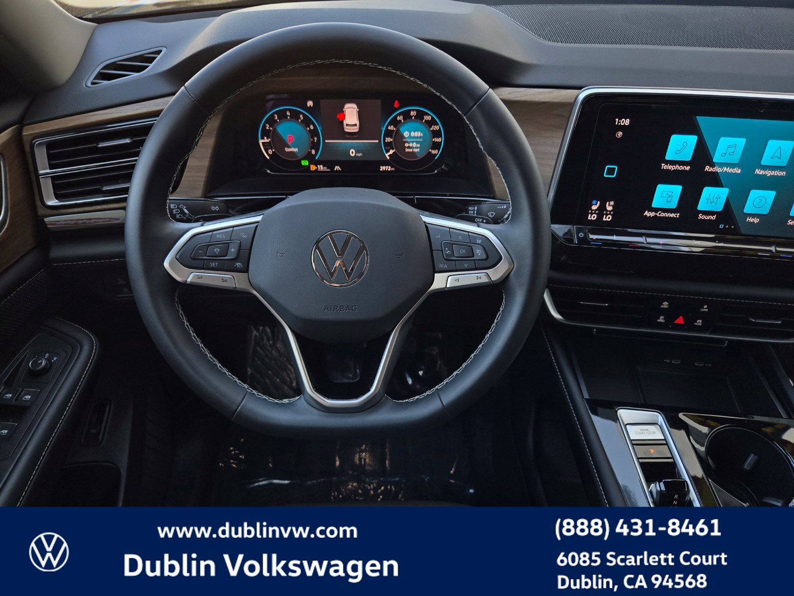 Used 2024 Volkswagen Atlas SE AWD/4WD image 14
