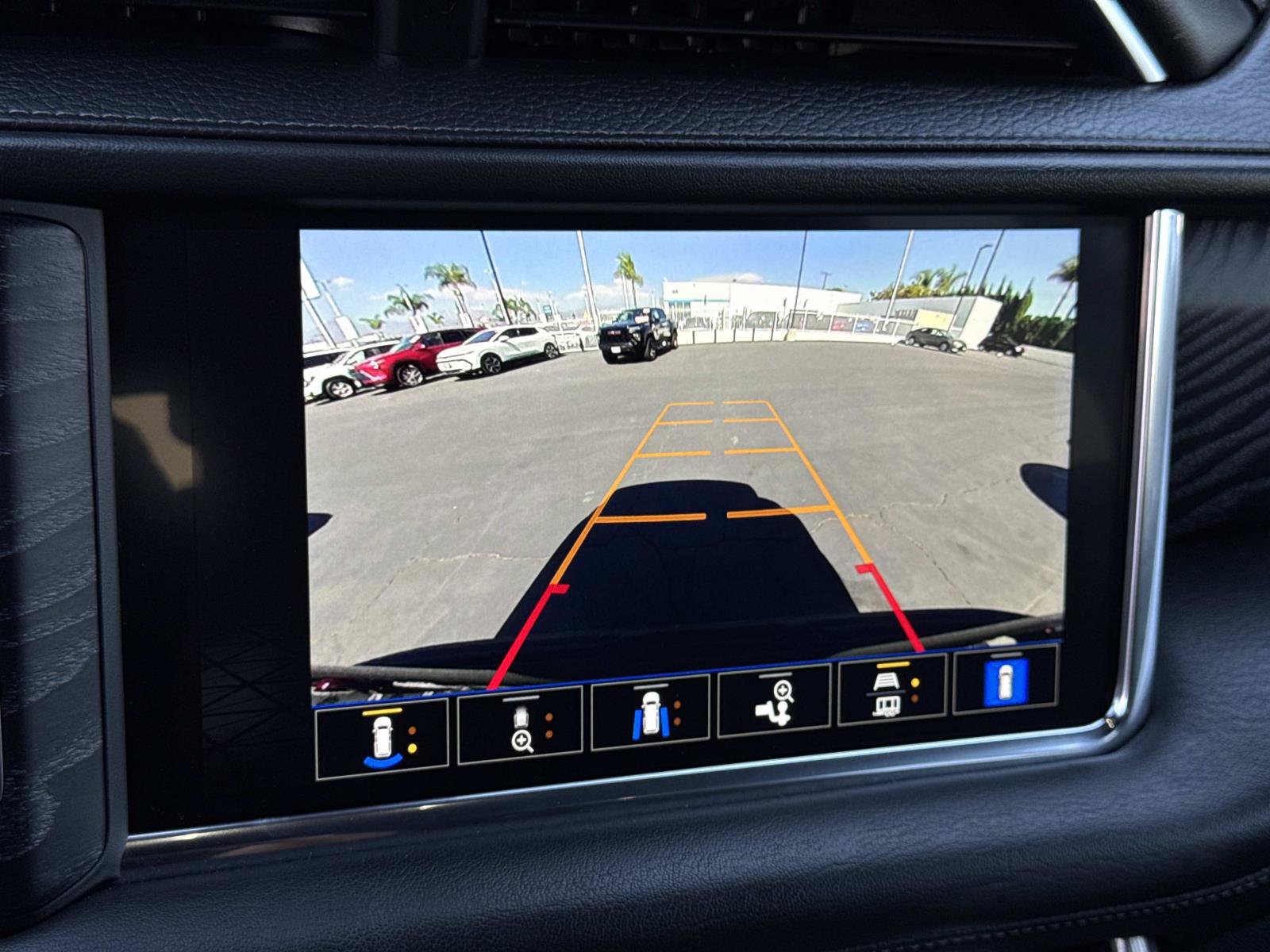 Used 2022 GMC Yukon Denali AWD/4WD image 17