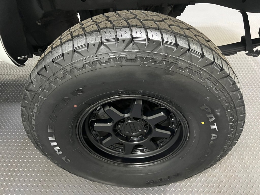 Used 2017 Nissan Frontier PRO-4X w/ Pro-4x Luxury Package image 25