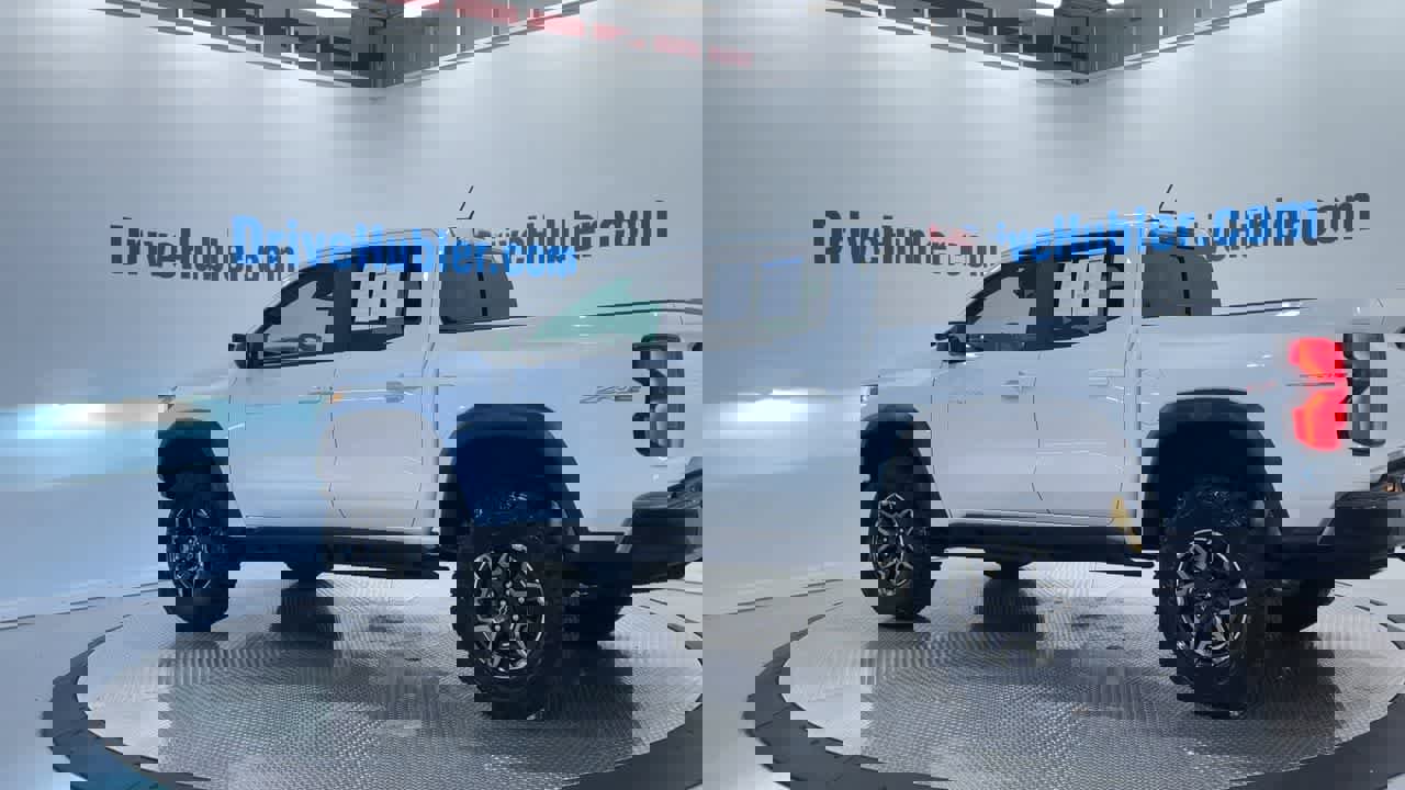 Used 2024 Chevrolet Colorado ZR2 w/ ZR2 Convenience Package III image 9