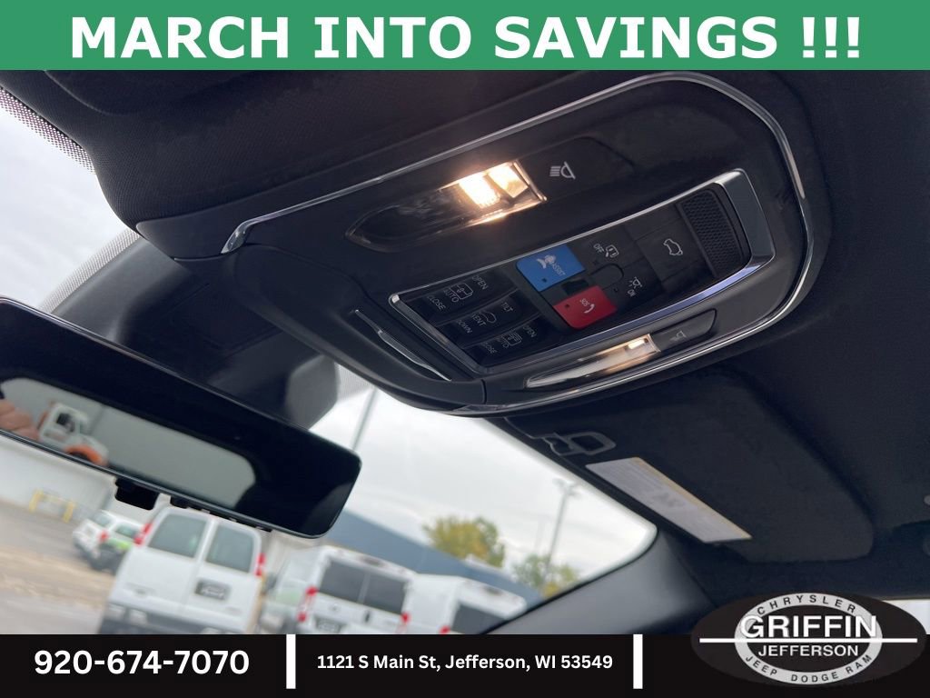 New 2025 Jeep Grand Cherokee Limited w/ Luxury Tech Group II image 30