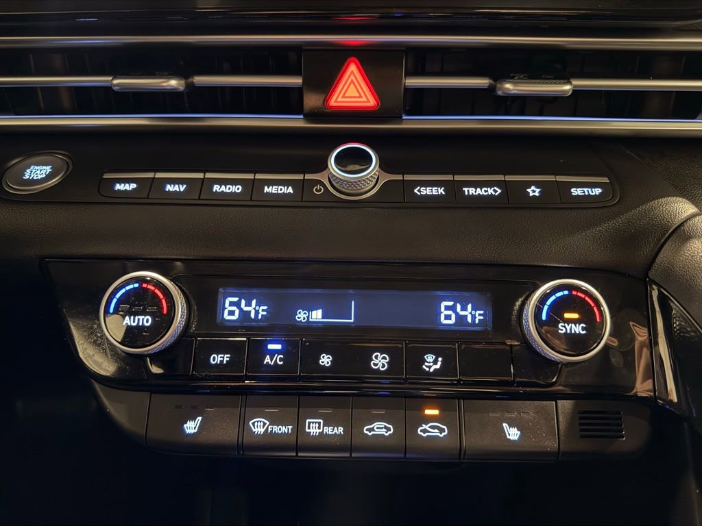 Used 2024 Hyundai Elantra Limited image 25