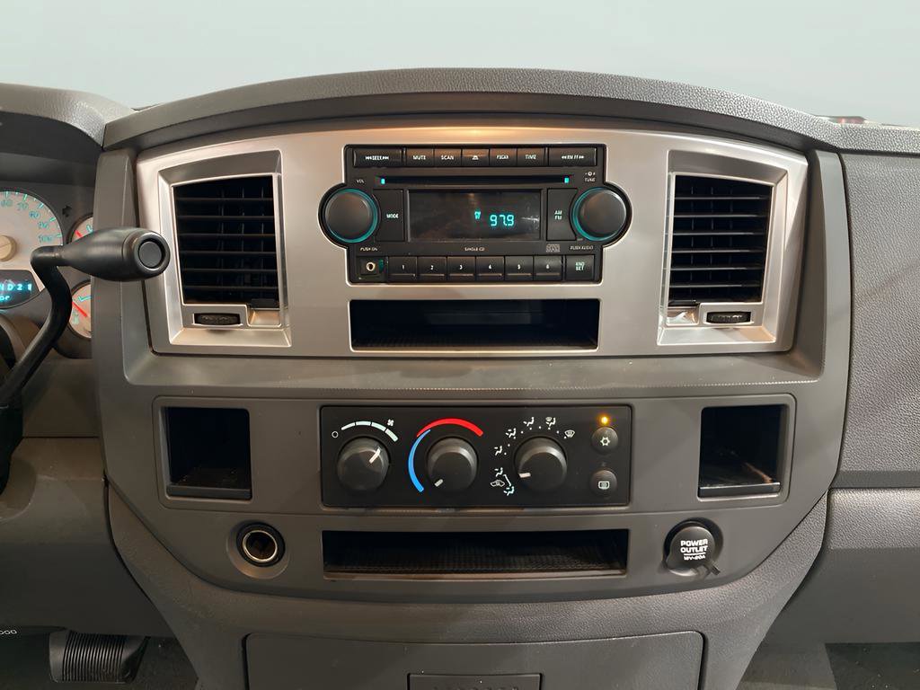 Used 2007 Dodge Ram 1500 Truck SLT image 13