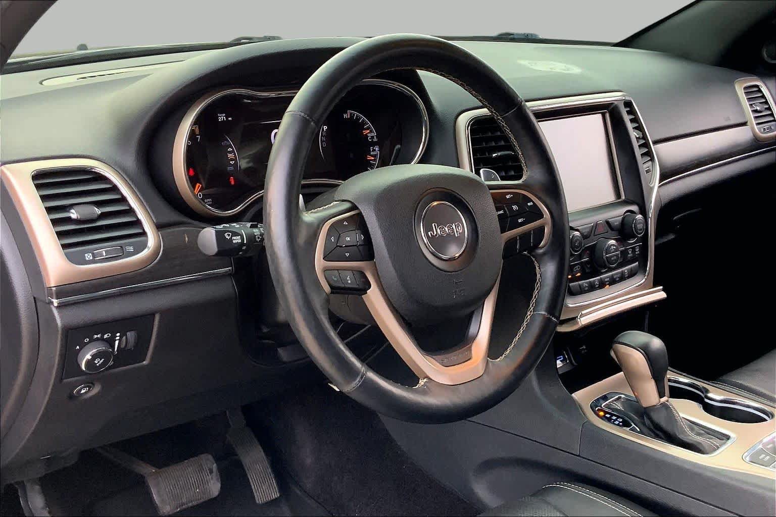 Used 2017 Jeep Grand Cherokee Limited w/ Luxury Group II AWD/4WD image 17