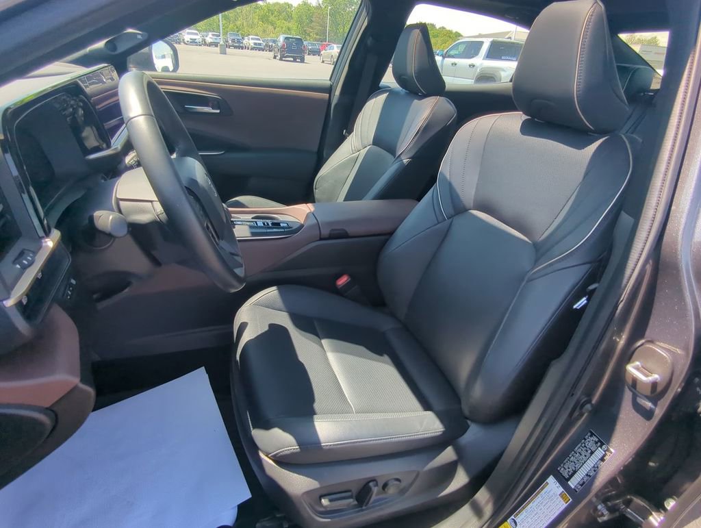 Used 2023 Toyota Crown AWD/4WD image 11