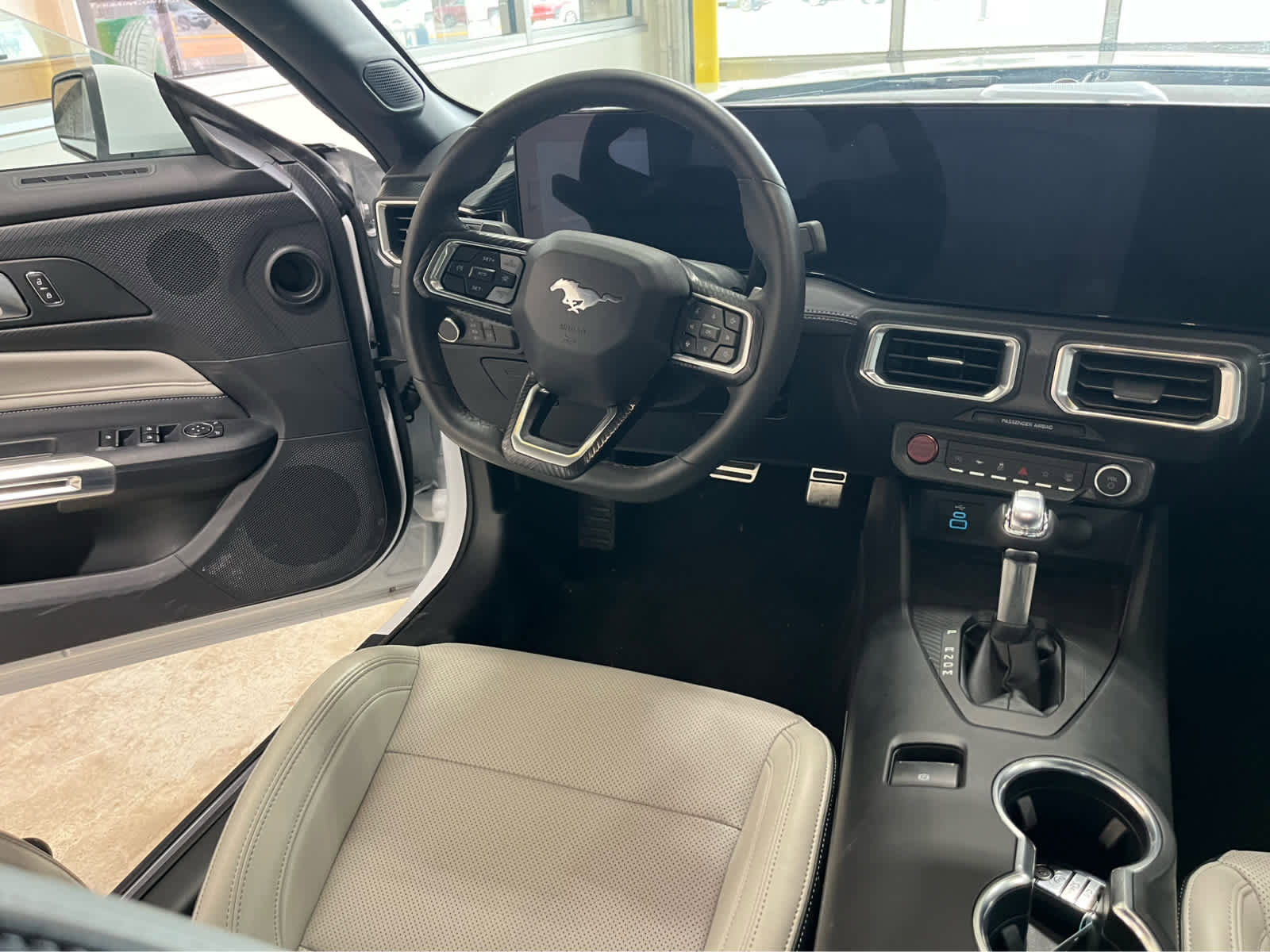 Used 2025 Ford Mustang GT Premium image 12