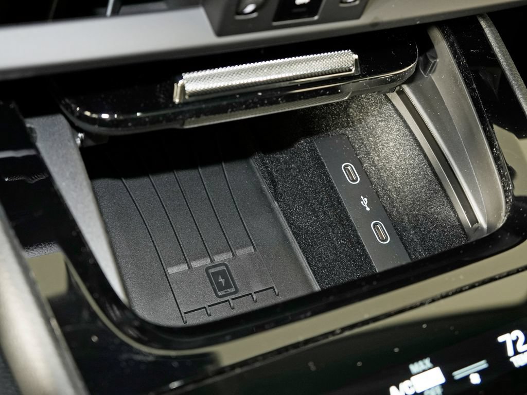 Certified 2026 Porsche Cayenne AWD/4WD image 33