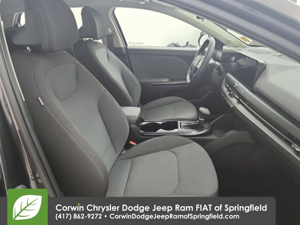 Used 2025 Kia K4 FWD image 30