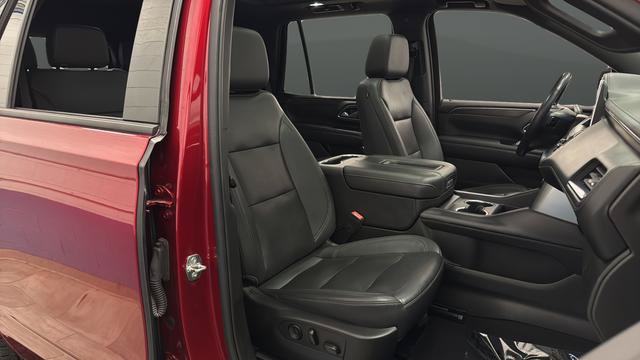 Used 2022 Chevrolet Tahoe Z71 w/ Luxury Package AWD/4WD image 24