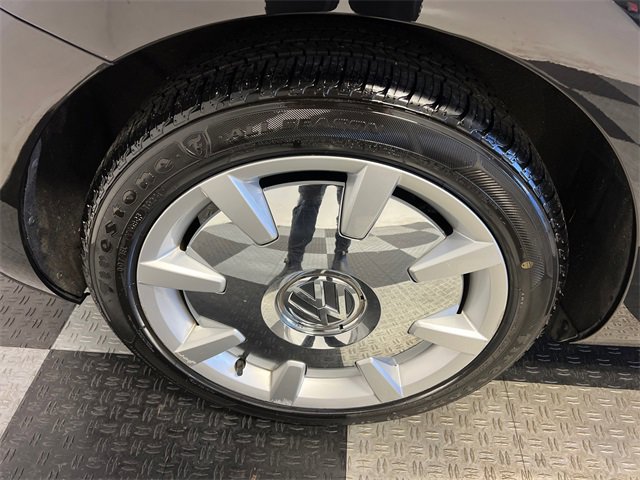 Used 2015 Volkswagen Beetle 1.8T image 12