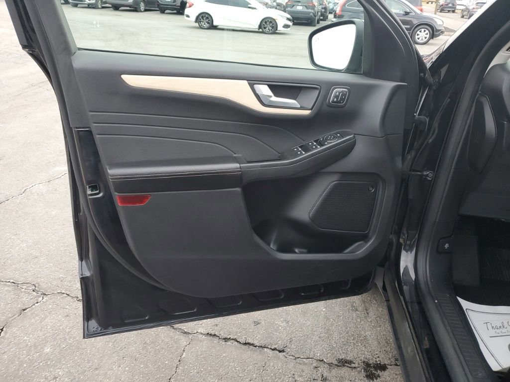 Used 2022 Ford Escape Titanium w/ Titanium Elite Package image 25