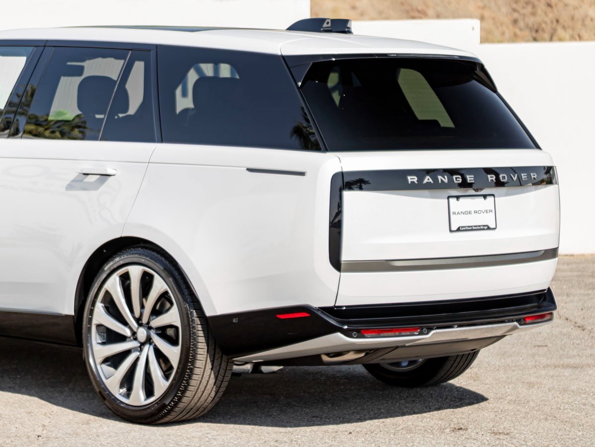 New 2025 Land Rover Range Rover SE image 10