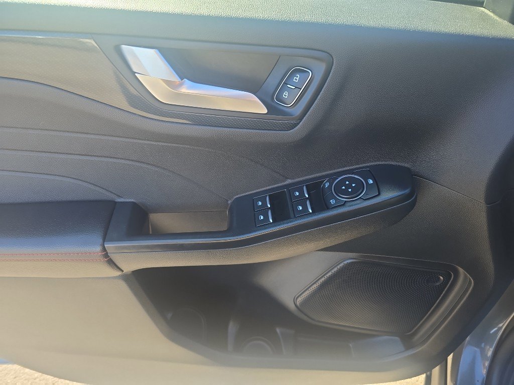 Used 2025 Ford Escape ST-Line w/ Tech Pack #1 image 17