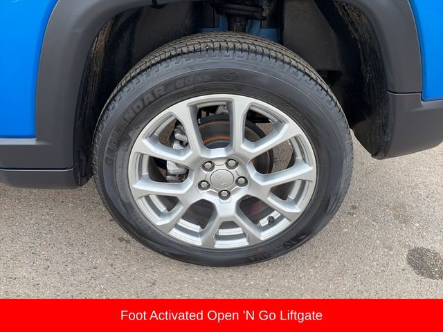 Used 2022 Jeep Compass Latitude w/ Sun and Sound Group image 14