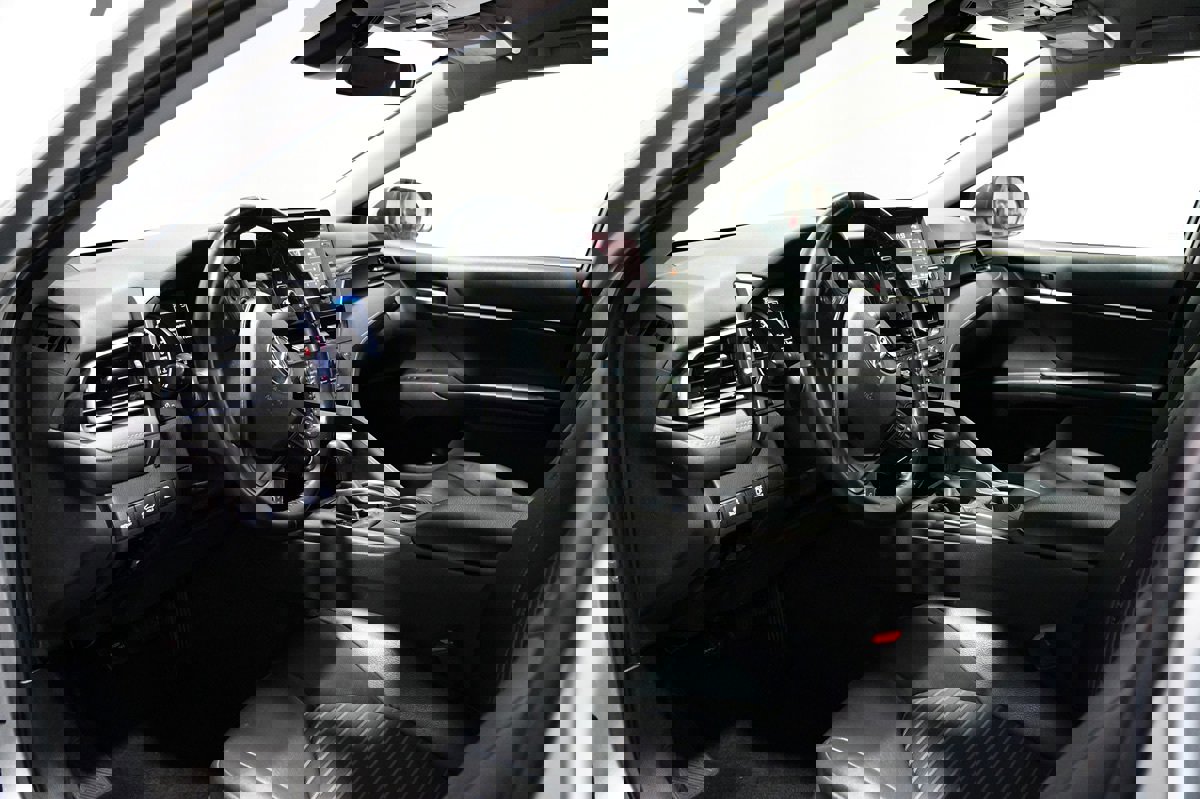 Used 2021 Toyota Camry SE w/ Carpet Mat Package (TMS) image 15