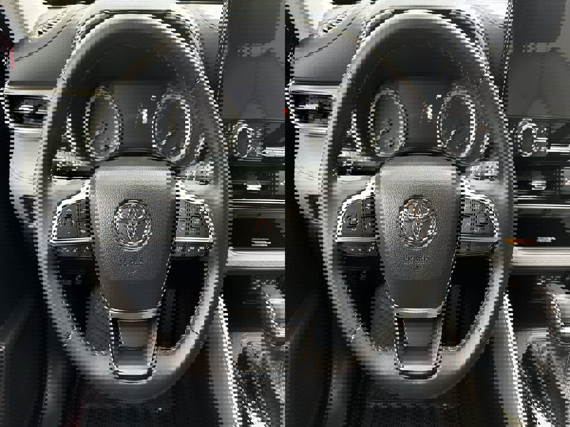 Used 2024 Toyota Highlander XLE image 13