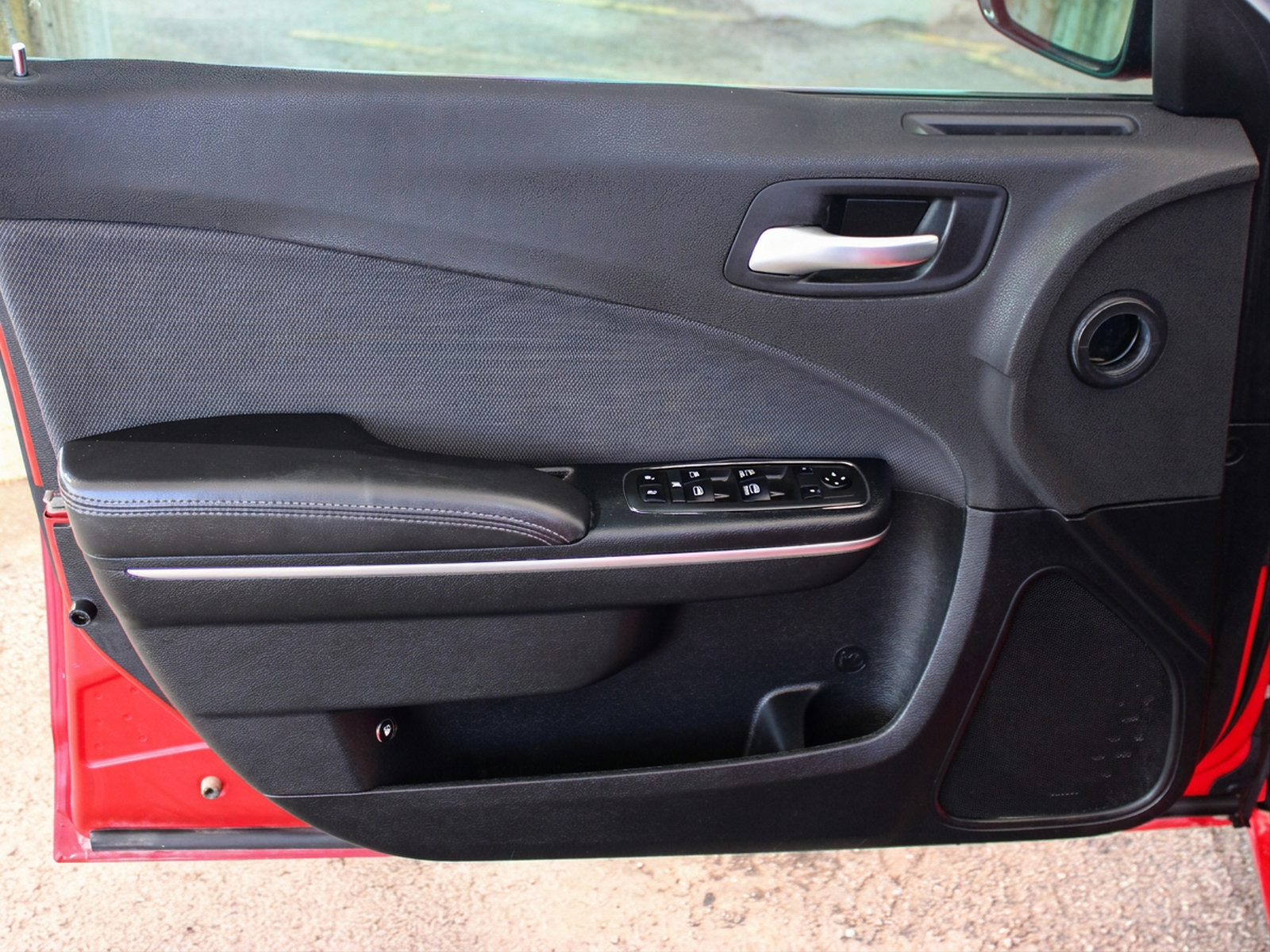Used 2018 Dodge Charger SXT RWD image 9