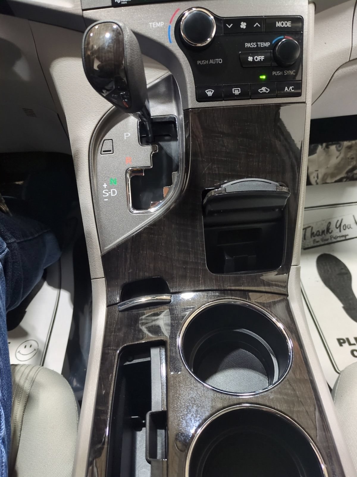 Used 2015 Toyota Venza LE FWD image 21