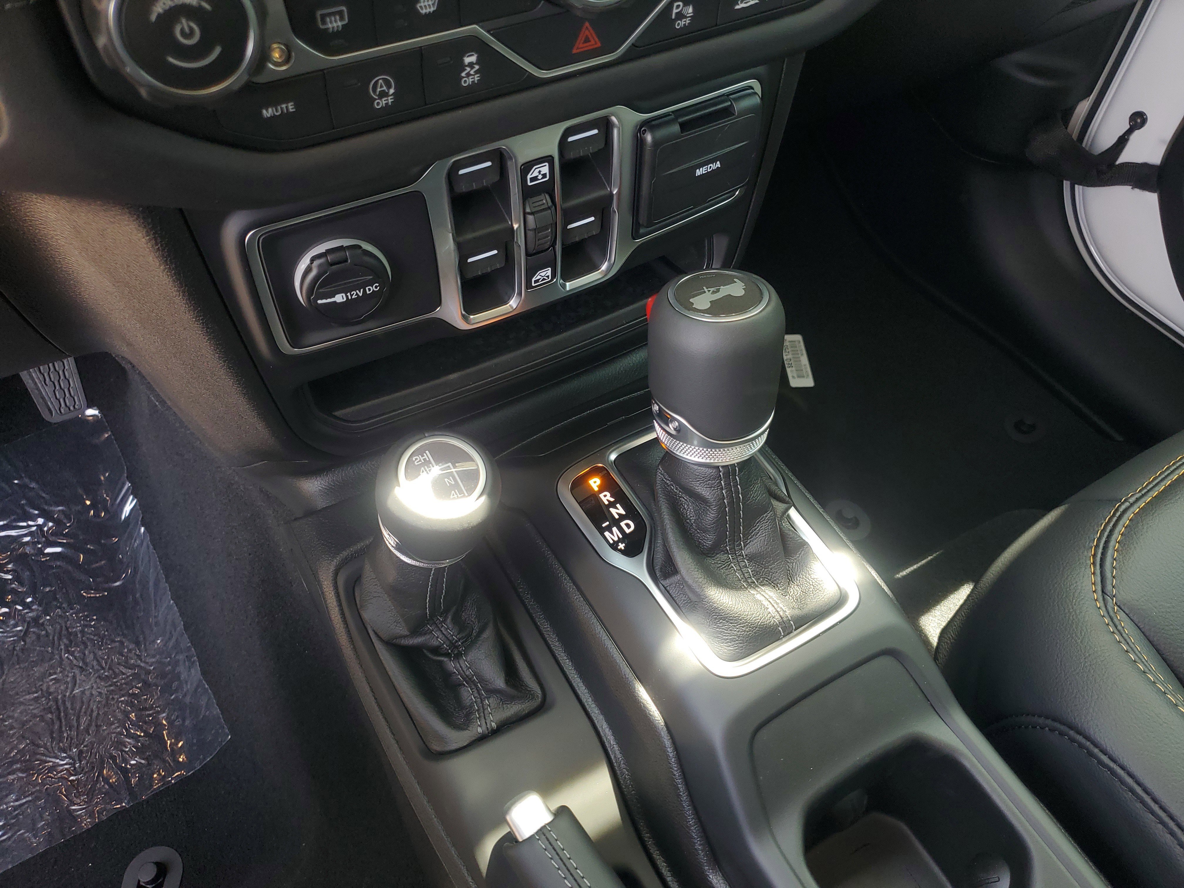 New 2026 Jeep Wrangler Unlimited Sahara AWD/4WD image 17