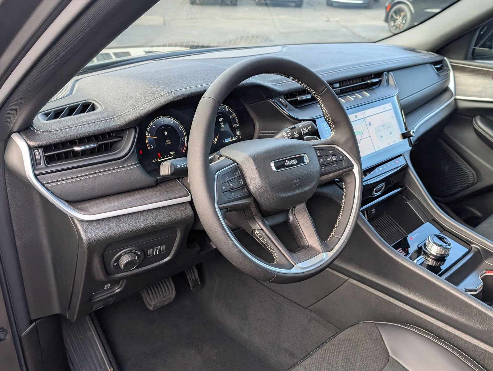 New 2026 Jeep Grand Cherokee Altitude image 8