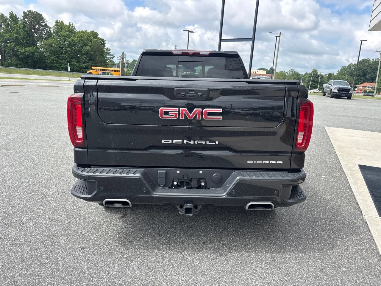 Used 2023 GMC Sierra 1500 Denali AWD/4WD image 7