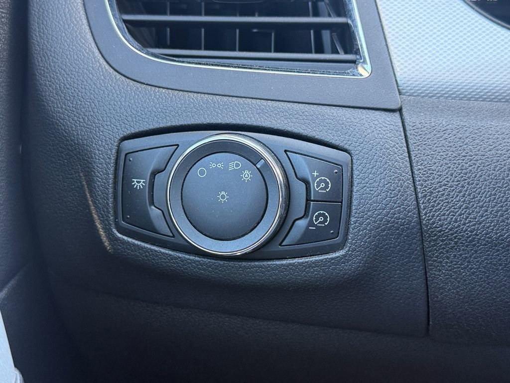 Used 2013 Ford Edge SEL FWD image 19