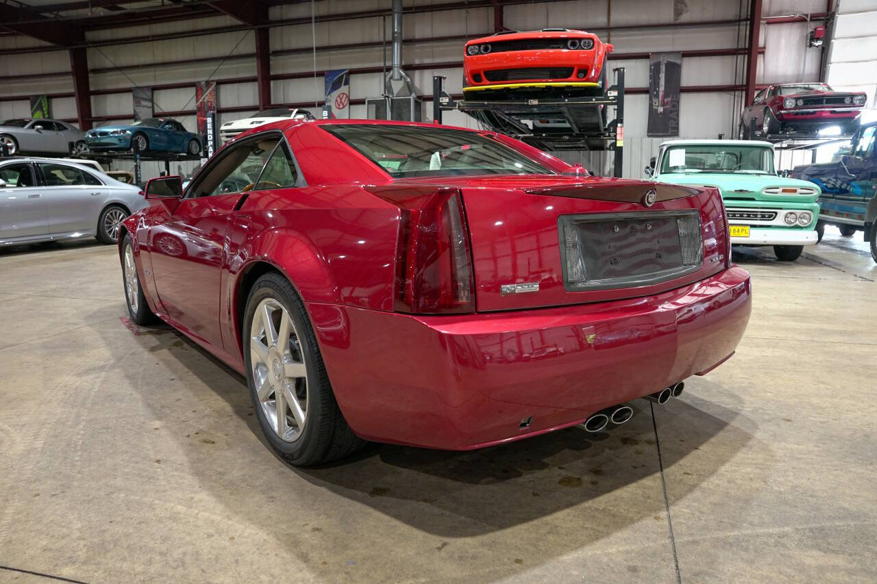 Used 2005 Cadillac XLR RWD image 22