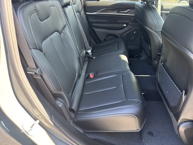 New 2027 Jeep Grand Cherokee Limited AWD/4WD image 14