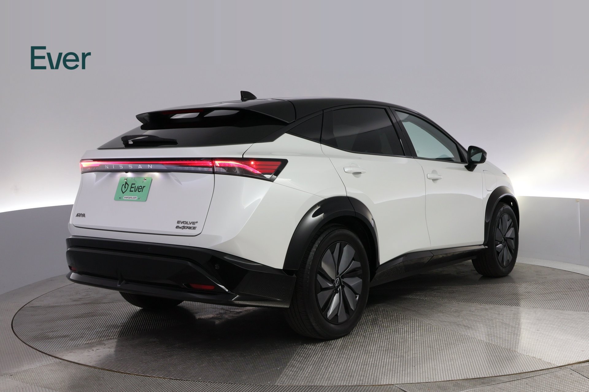Used 2023 Nissan Ariya AWD image 3