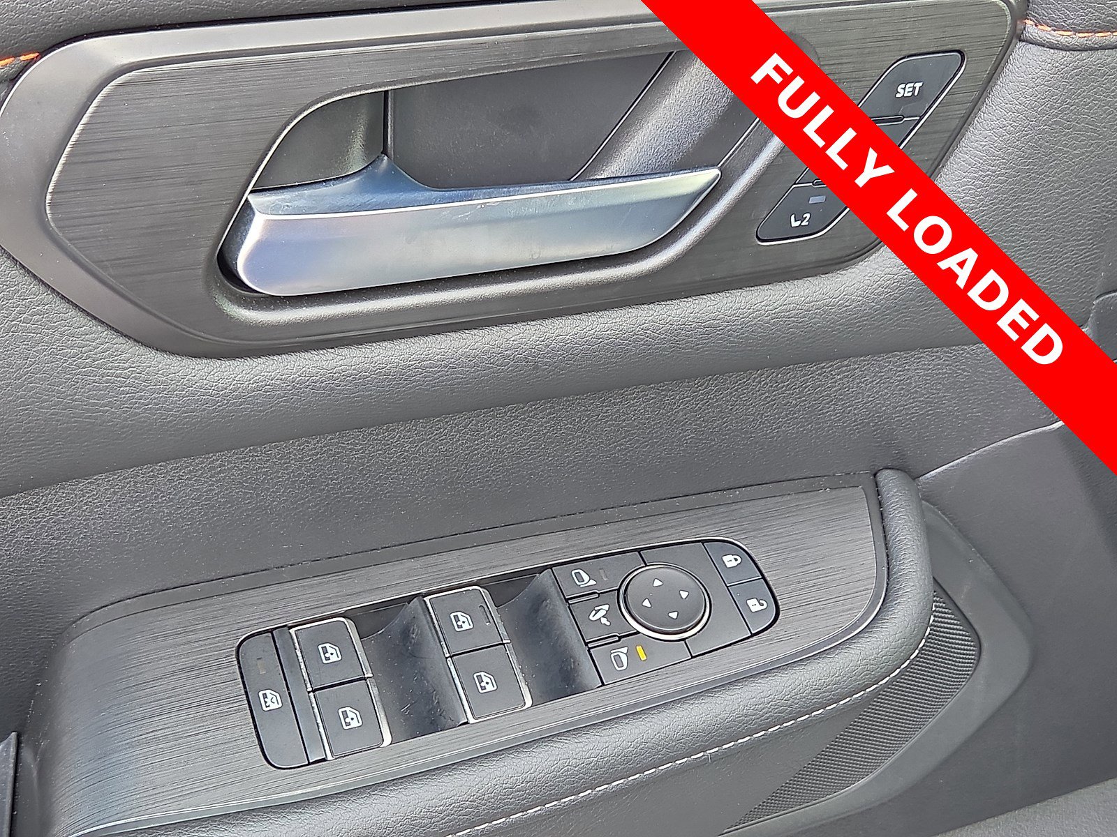 Used 2025 Nissan Armada PRO-4X w/ Pro-4X Premium Package image 15