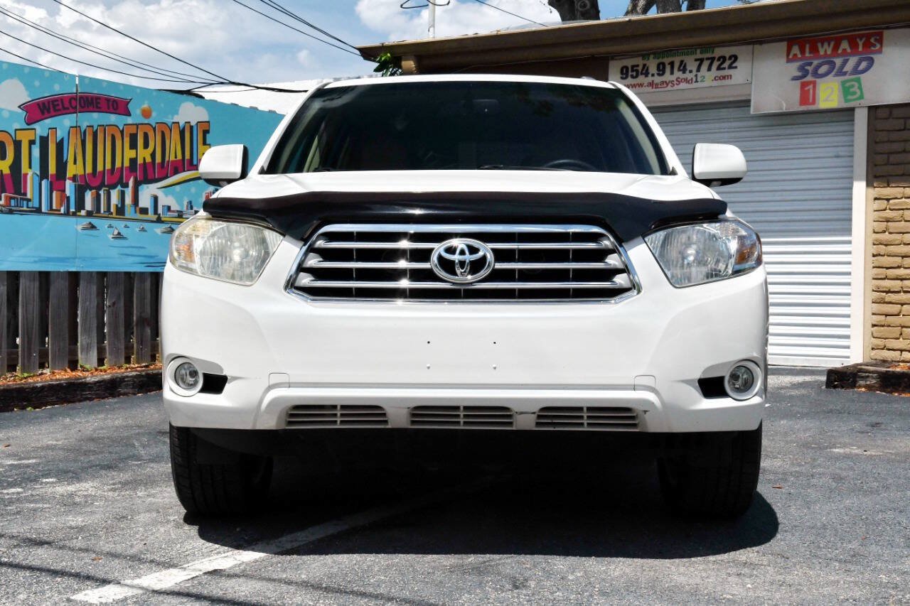 Used 2010 Toyota Highlander Limited AWD/4WD image 4