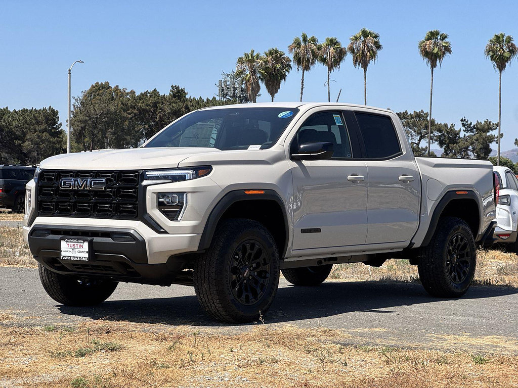 New 2026 GMC Canyon Elevation w/ LPO, Black Badging Package RWD image 6