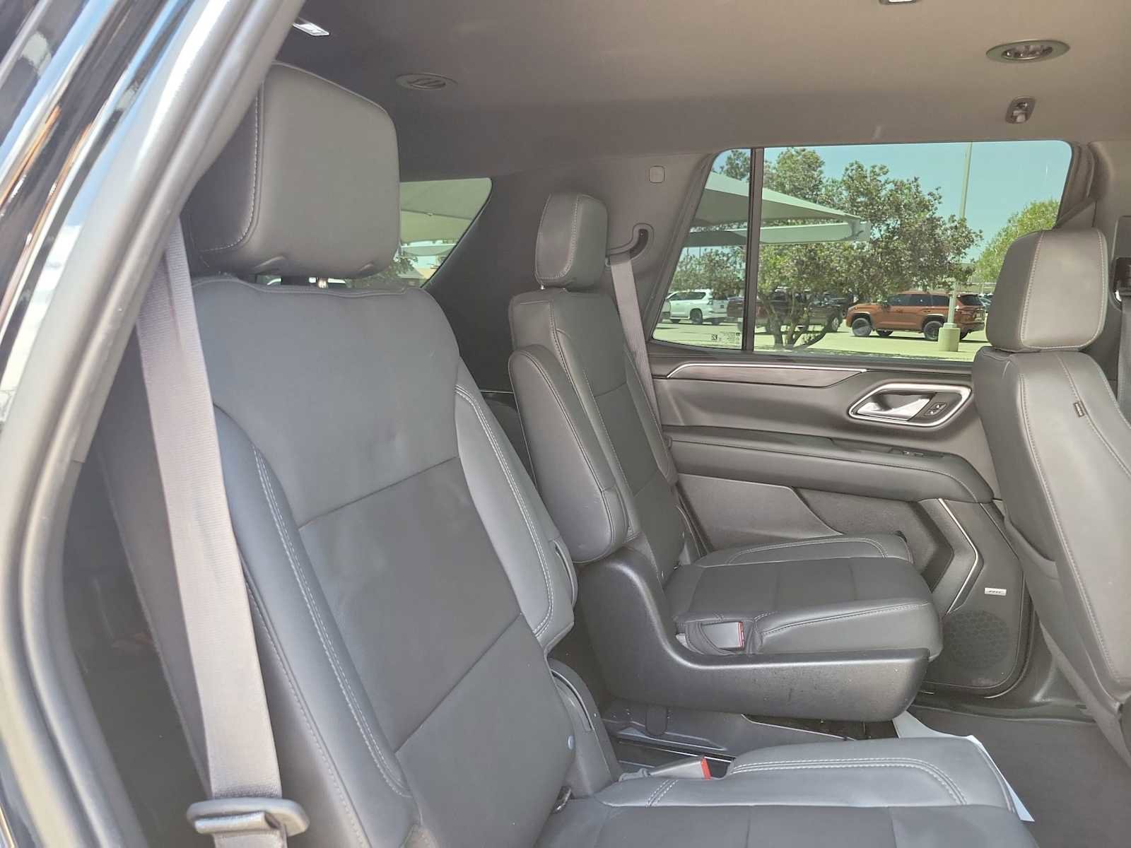 Used 2023 Chevrolet Tahoe LT w/ Luxury Package RWD image 17