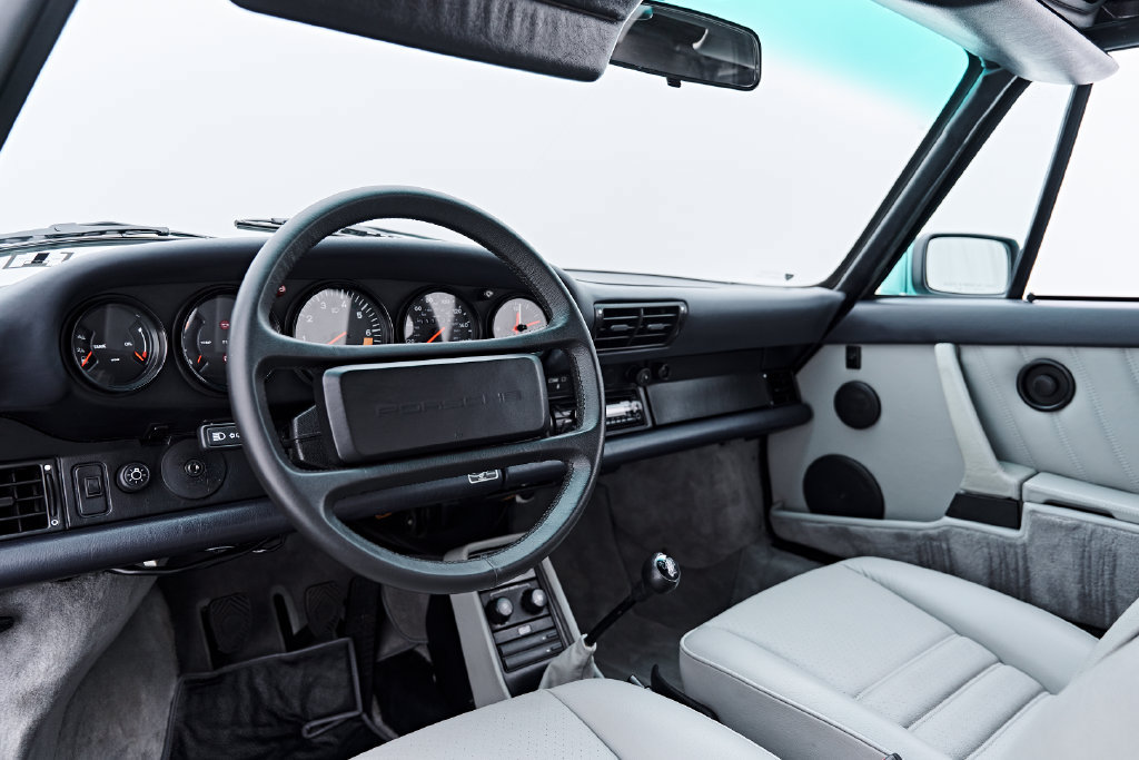 Used 1988 Porsche 911 Carrera RWD image 2