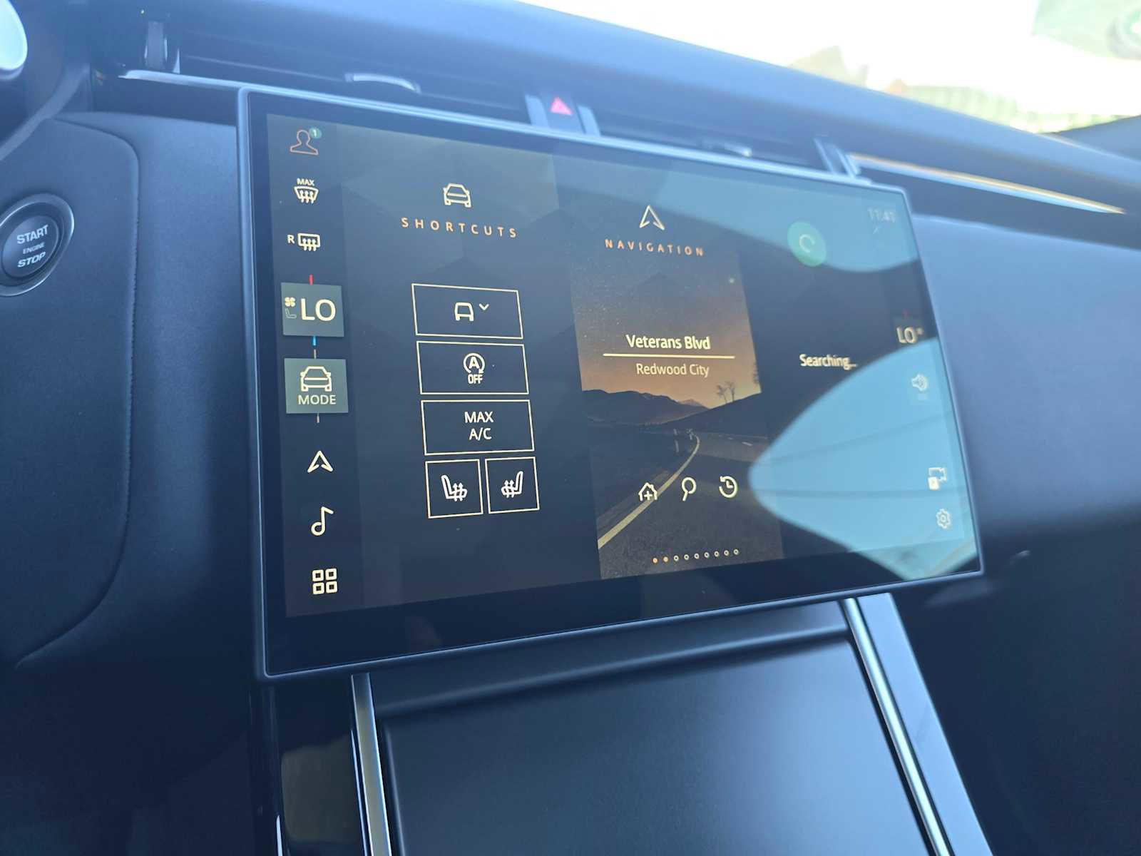 Used 2025 Land Rover Range Rover Velar Dynamic SE image 28