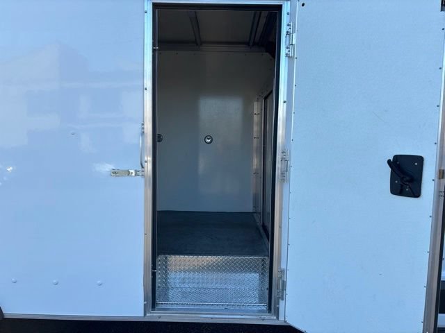 Used 2023 Ford Transit 350 DRW RWD image 26