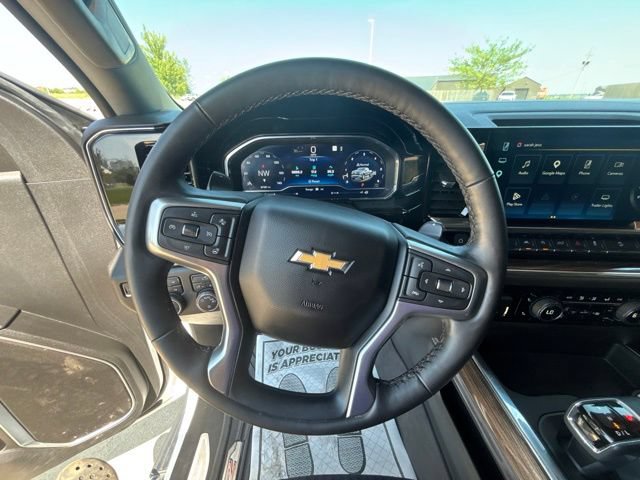 Used 2025 Chevrolet Silverado 1500 LT AWD/4WD image 3
