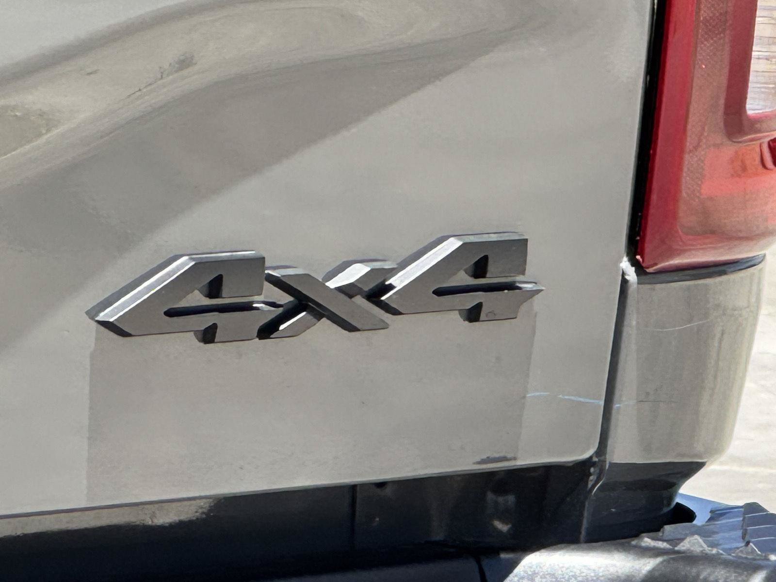 New 2026 RAM 3500 Laramie AWD/4WD image 14