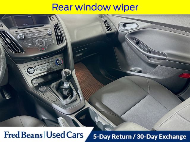 Used 2015 Ford Focus SE image 25