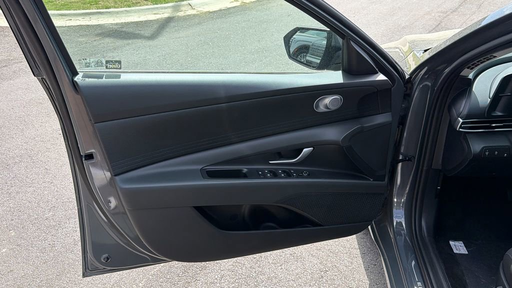 New 2026 Hyundai Elantra SE image 10