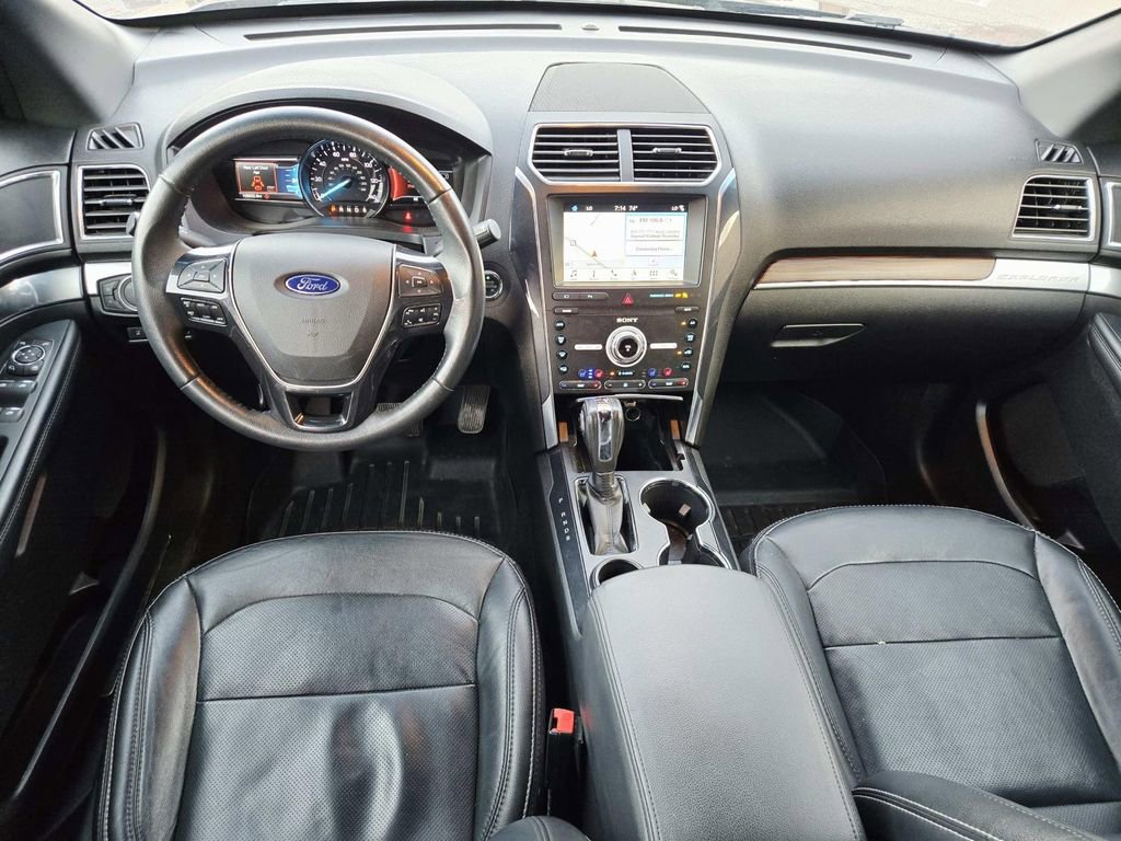 Used 2019 Ford Explorer Limited w/ Class III Trailer Tow Package FWD image 9
