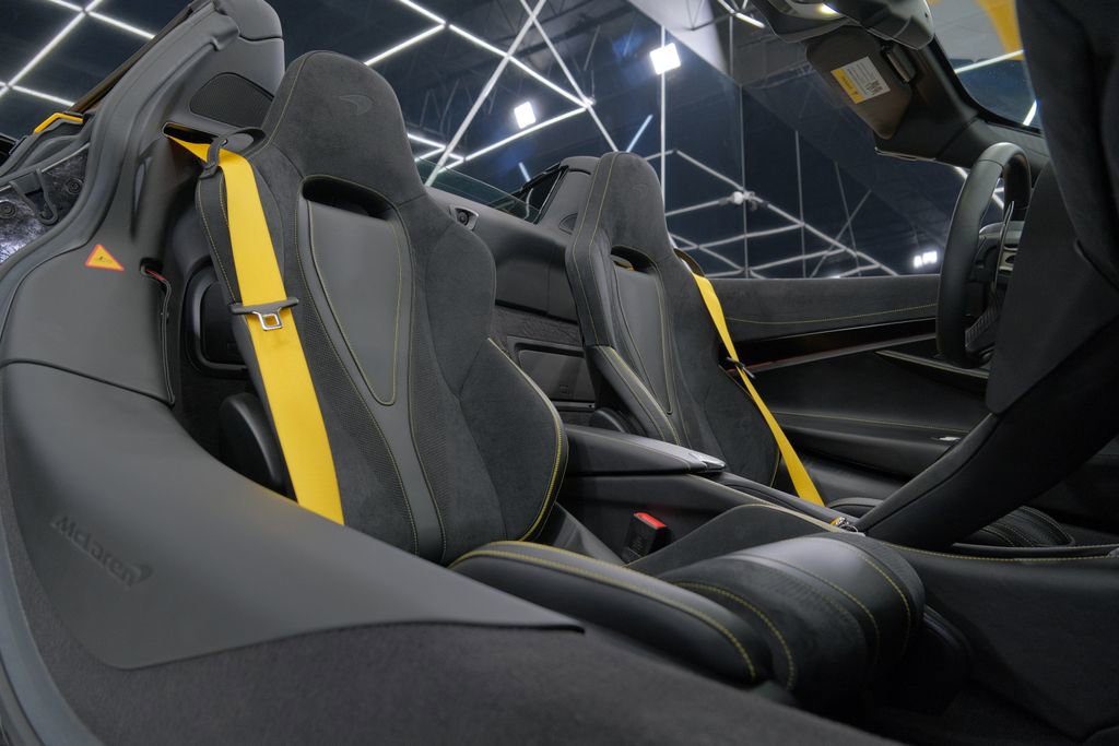 Used 2023 McLaren 720S Luxury image 35