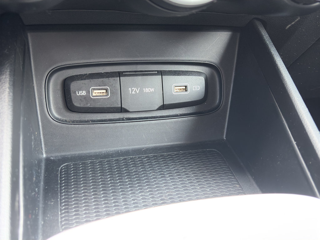Used 2022 Hyundai Venue Limited FWD image 20