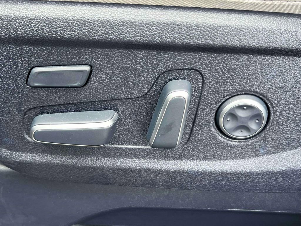 Used 2025 Hyundai Palisade Limited image 18