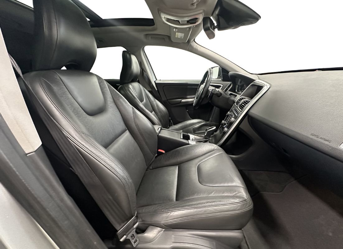 Used 2014 Volvo XC60 T6 image 19