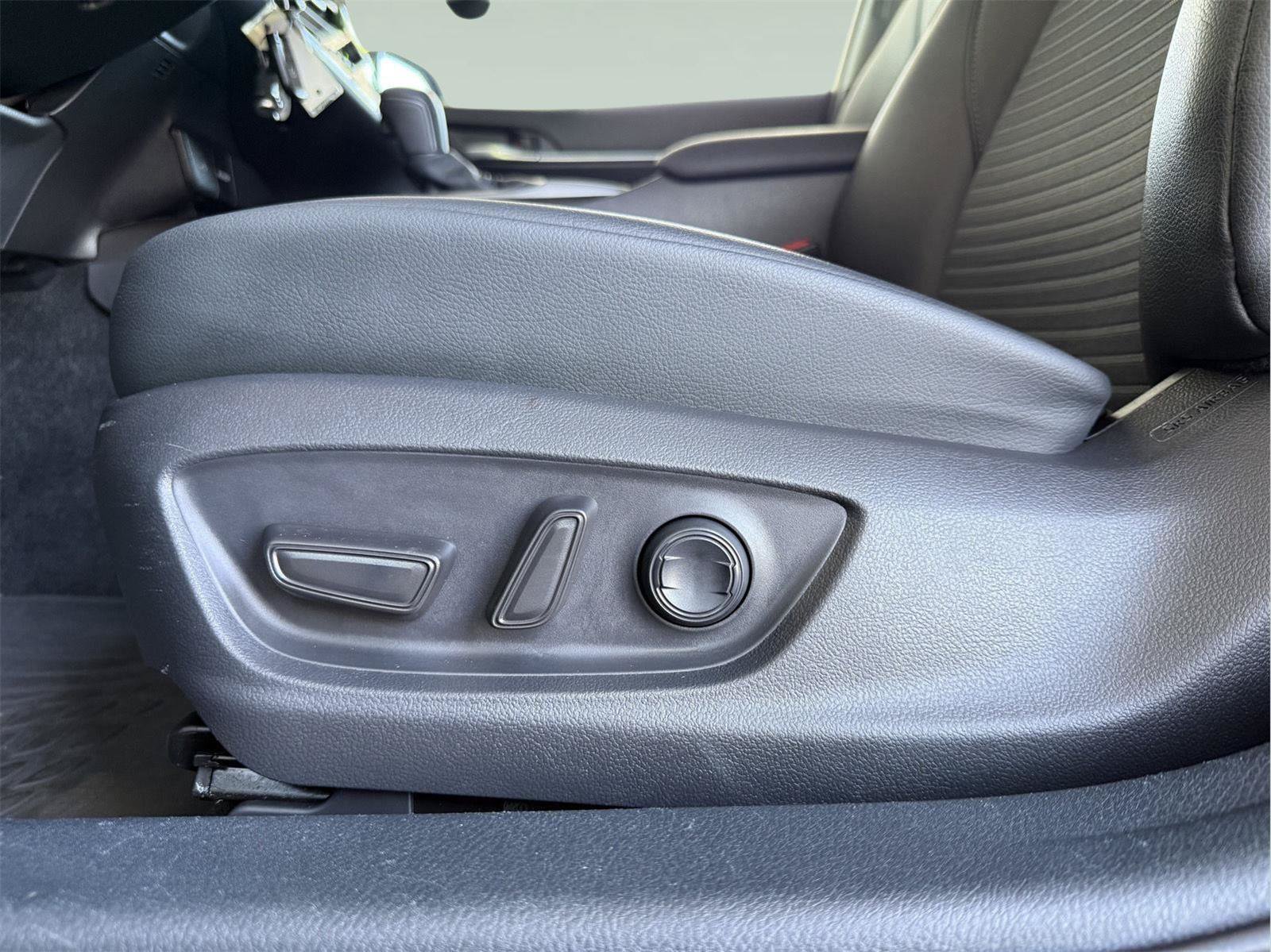 Used 2022 Toyota Camry SE FWD image 8