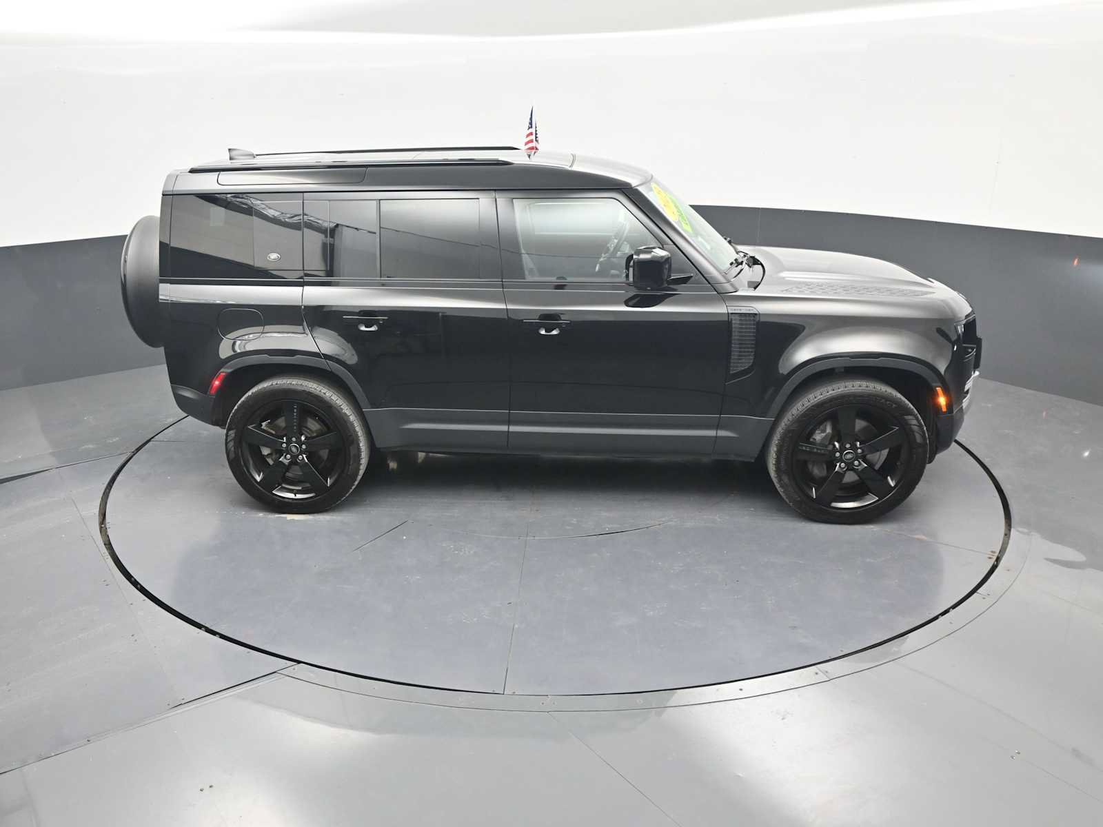 Used 2023 Land Rover Defender 110 SE AWD/4WD image 35