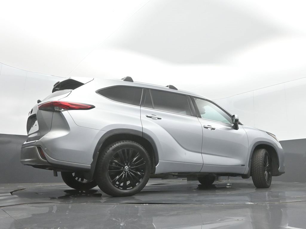 Used 2021 Toyota Highlander Platinum image 30
