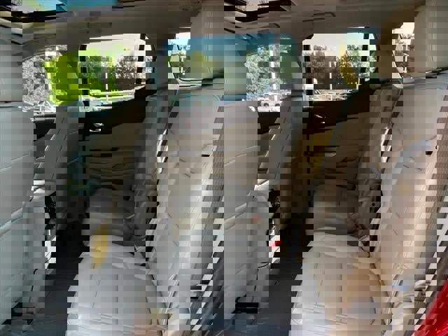 Certified 2022 GMC Acadia SLT w/ Technology Package image 25