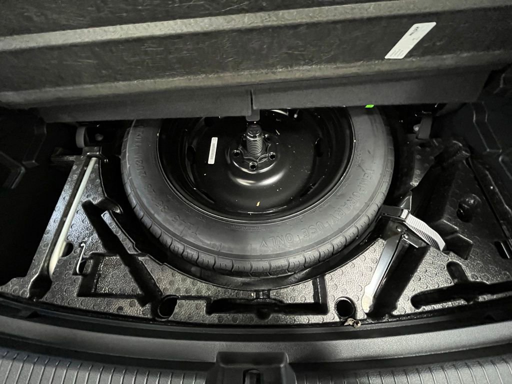 Certified 2024 Volkswagen Tiguan SE R-Line FWD image 29